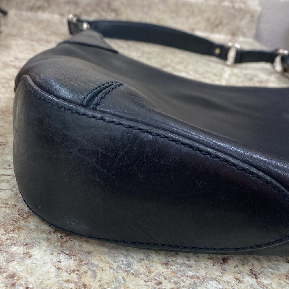 St. John vintage Black Leather shoulder Bag with Timeless Elegance - Picture 8 of 8